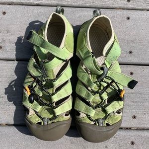 KEEN Newport women’s size 5